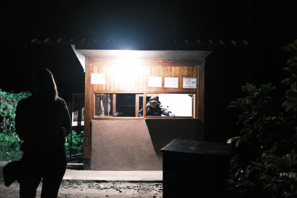 マチュピチュ遺跡への徒歩登山者の受付。