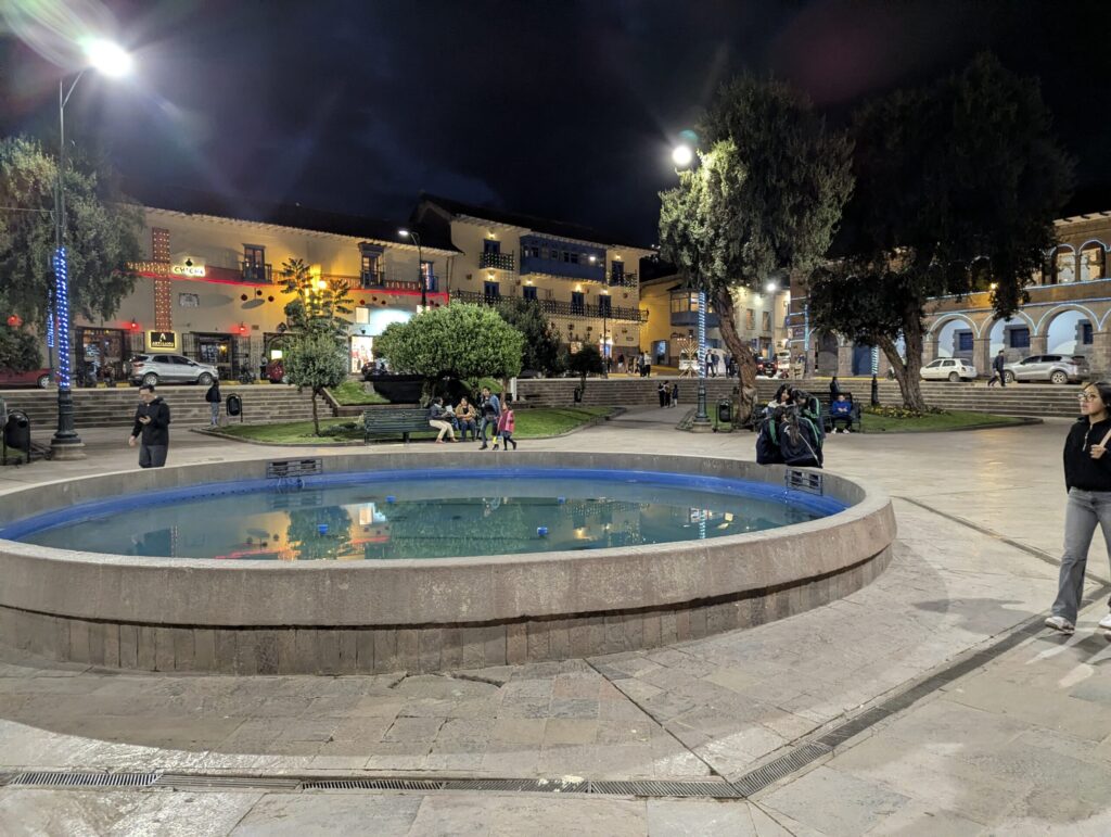 Machupicchu Reservationsの事務所前にあるPlaza Regocijo