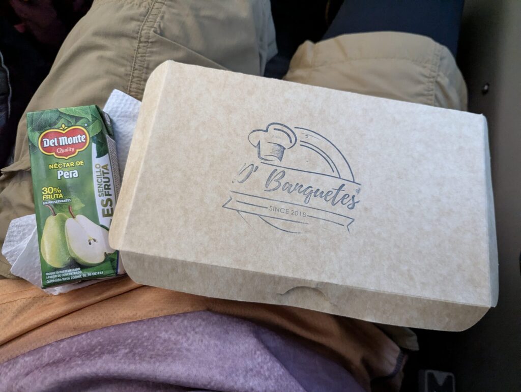 配られた軽食。