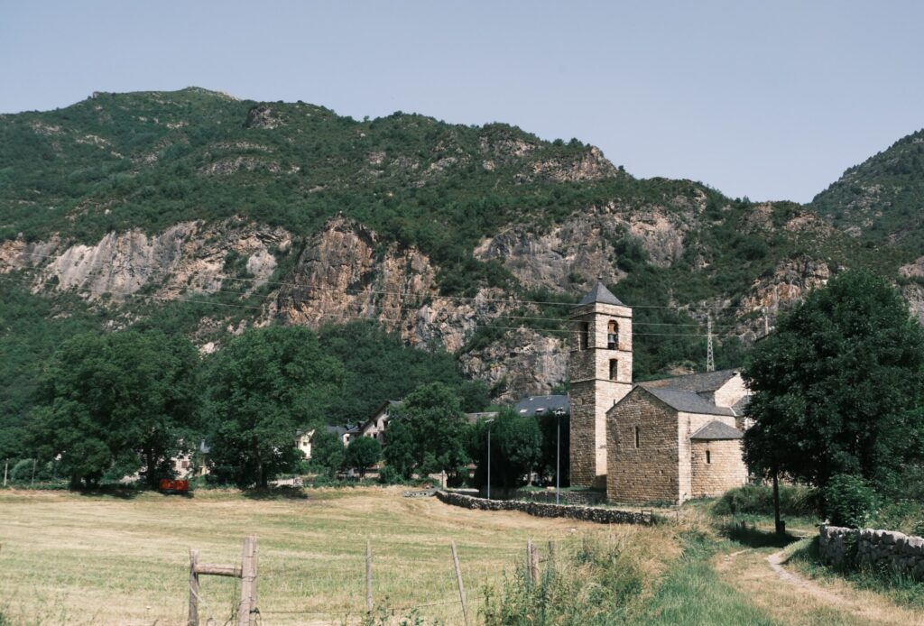 サントフェリウ教会(Sant Feliu de Barruera)の外観