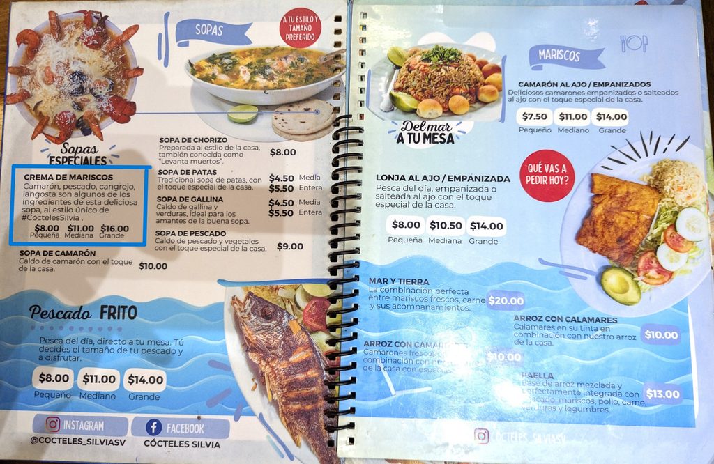アンティグオ・クスカトラン市場にある食堂Cocteles Silviaのメニュー
