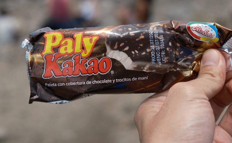 サンタアナ火山山頂の名物！1.5ドルの冷たいバニラアイスクリーム