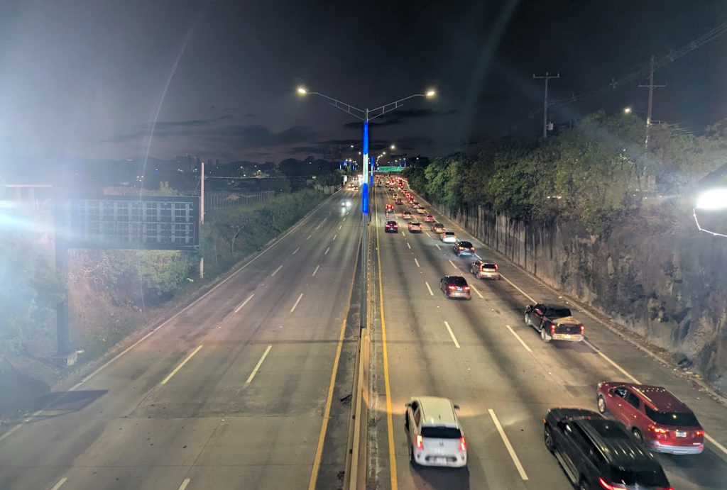 エルサルバドルの主要高速道路の様子。